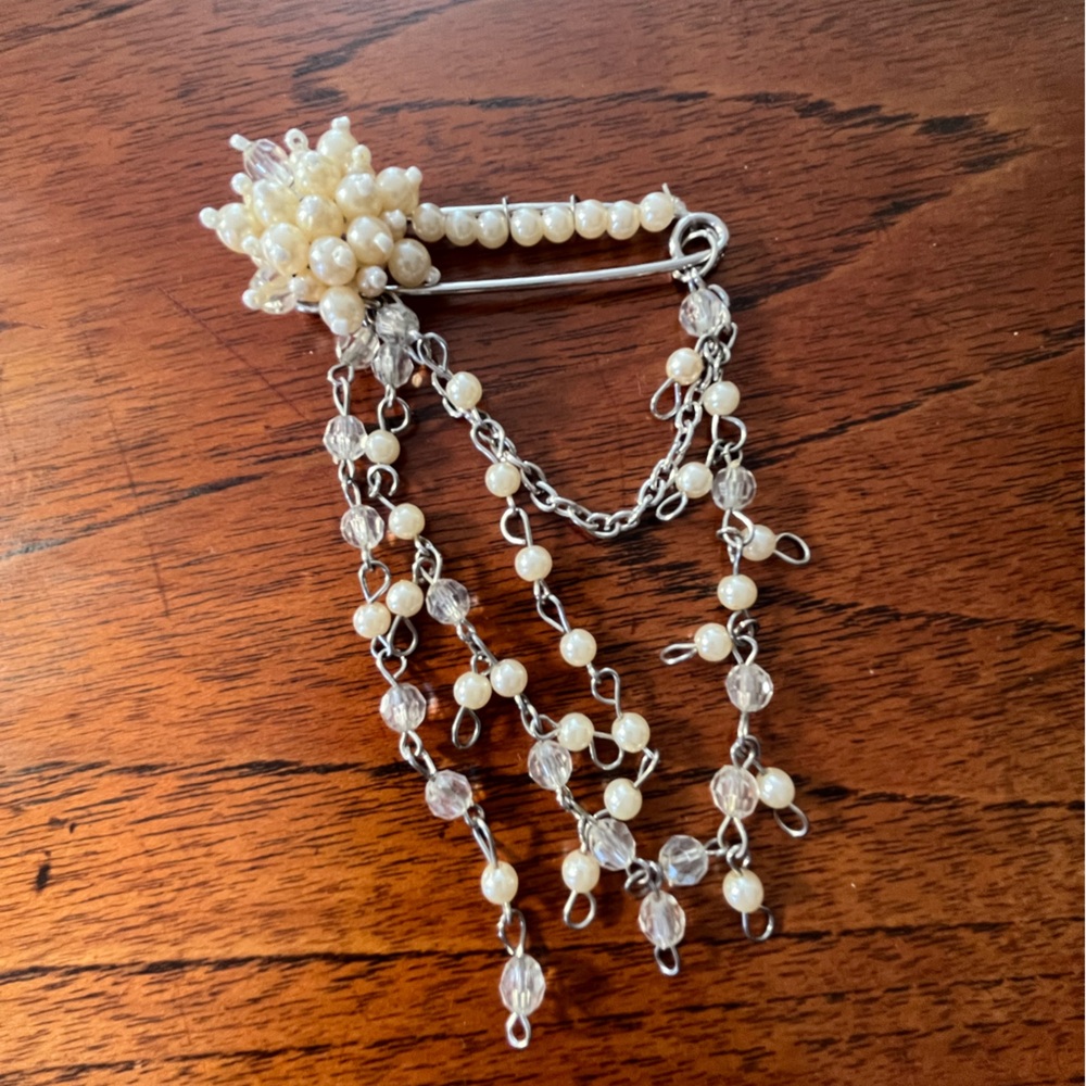 Elegant Pearl and Crystal Brooch